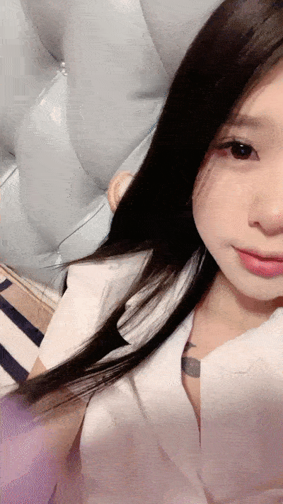 国产自拍叶子纹身小姐姐！居家全裸自慰！翘起美臀对着镜头前，水多小骚穴手指扣入