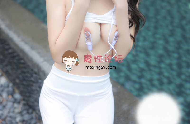 国产自拍--极品身材反差婊御姐『叶子』复出最新合集，黑丝M腿制服诱惑 户外露出啪啪