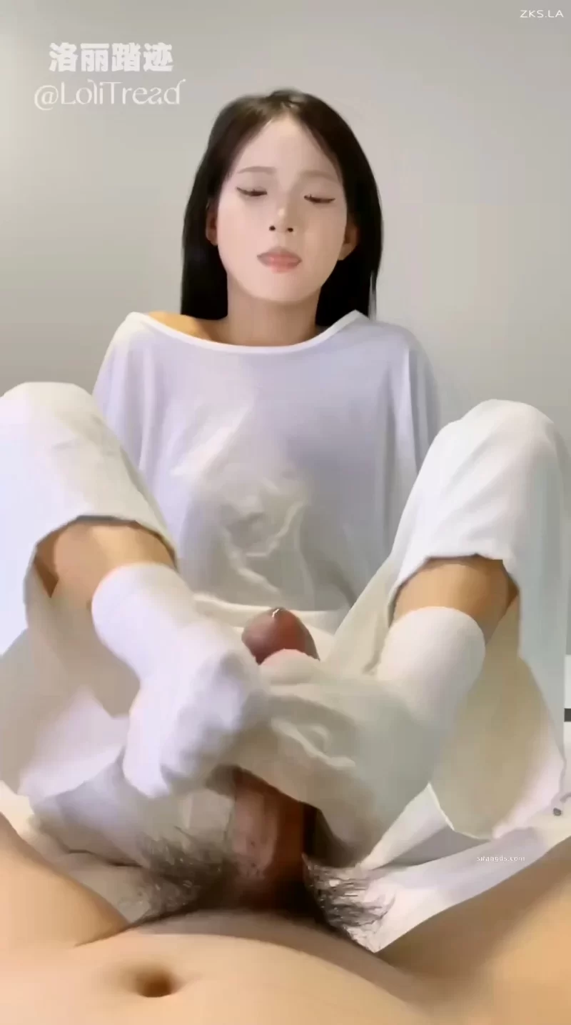 洛丽踏迹 - 第一视角体验精神小妹白袜足交[1V-1.28GB][百度盘] [1V-1.28GB]