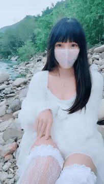 国产清秀少萝大尺度户外露出 小溪边露出 商场WC全裸大秀 小兔崽汁