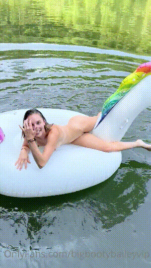 欧美顶级OnlyFans新星 美国大学跳水运动员下海 各种户外运动全裸露出