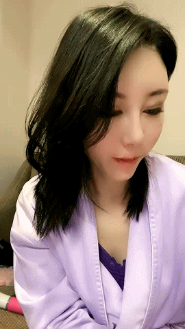 直播户外露出御姐《小水-村里的村花》公园露出漏奶,开档跳蛋一字马高难度潮喷。