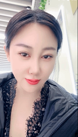 直播户外露出御姐《小水-村里的村花》公园露出漏奶,开档跳蛋一字马高难度潮喷。