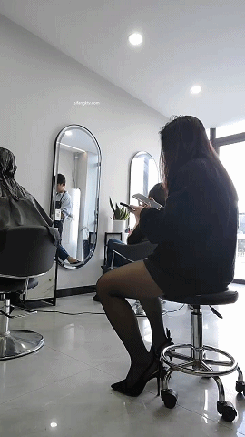 直播户外露出御姐《小水-村里的村花》公园露出漏奶,开档跳蛋一字马高难度潮喷。