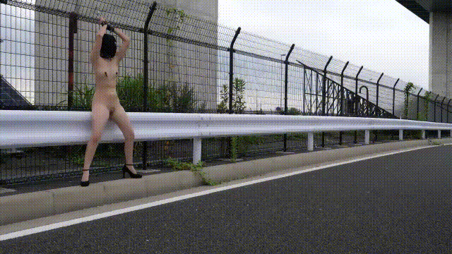 日本《查重版》日本户外露出轮奸 《eakedJP REIPON》3P暴力叠罗汉打桩机⚡野外露出自慰到失禁⚡服装店尿尿啪啪做爱、骚逼菊花同时操