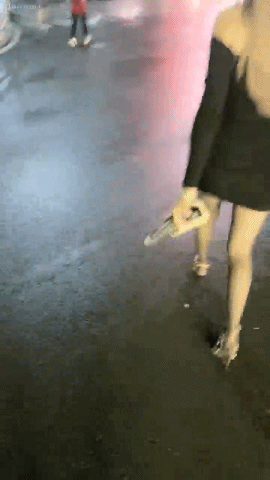 国产极品援交兼职《柔柔早点睡》各种场所户外跳蛋紧张刺激，KTV塞跳蛋车震酒店开房一条龙。