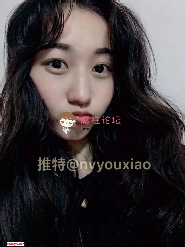 国产推特女神反差婊《女友潇潇》户外露出大尺度啪啪 小学老师的性福生活！