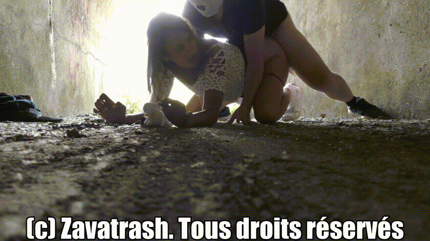 欧美超骚熟女《zava》各种户外场景勾引陌生人口爆野战 群交淫趴合集