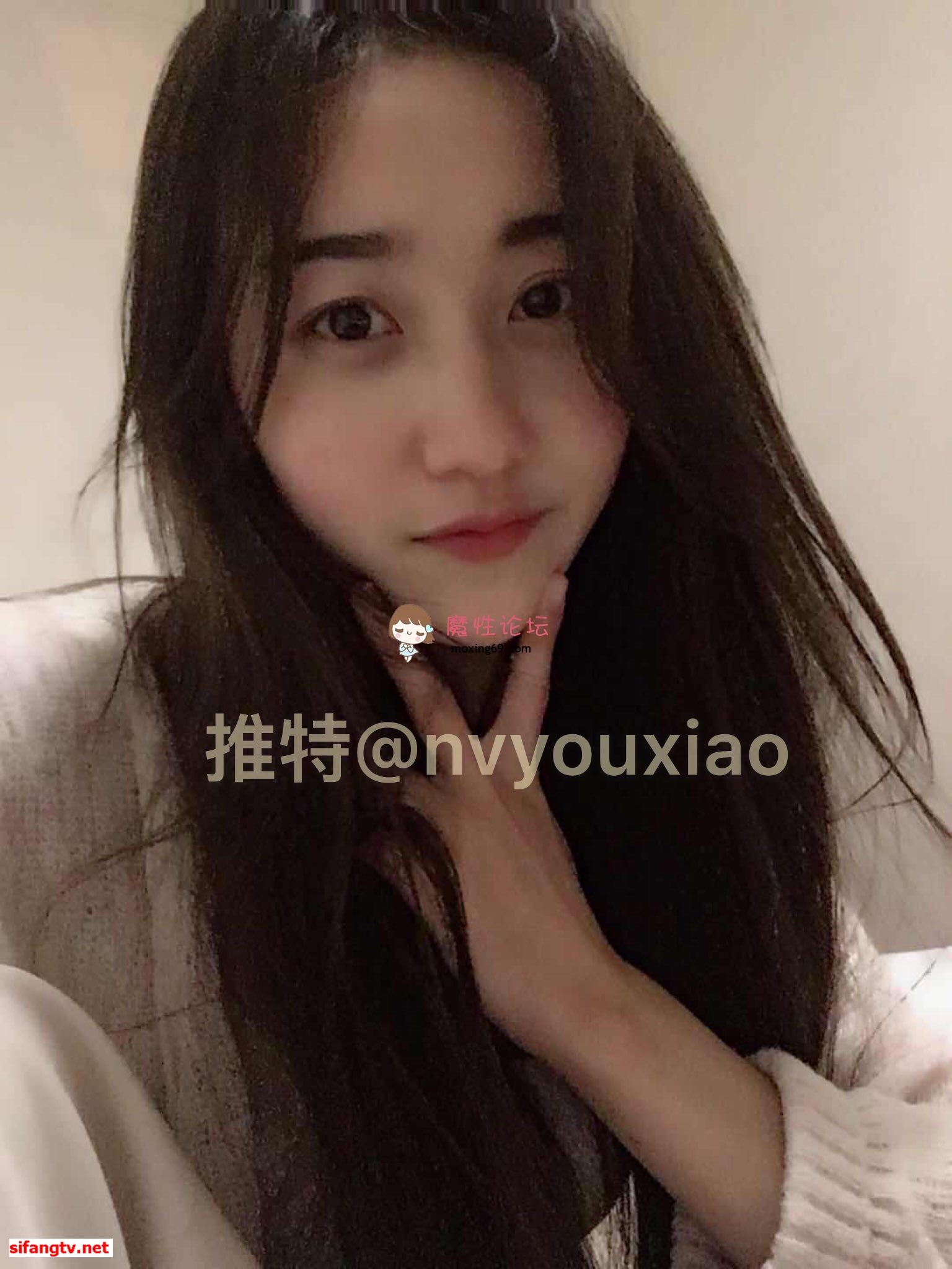 国产推特女神反差婊《女友潇潇》户外露出大尺度啪啪 小学老师的性福生活！