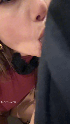 直播抖音博主露出女王《叶娇娇》各种户外勾引野战车震与不同男人性爱啪啪