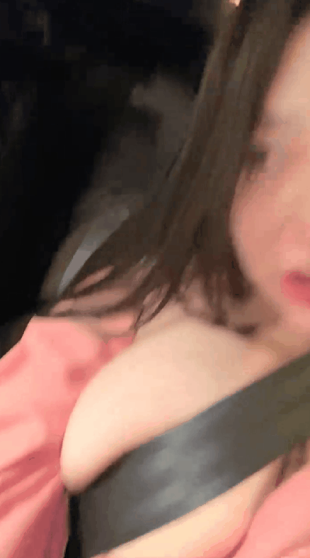 直播和主人车震 再带到户外喝主人尿的轻坦美女 枫糖  43V27.5G