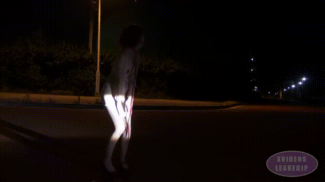 日本《查重版》日本户外露出轮奸 《eakedJP REIPON》3P暴力叠罗汉打桩机⚡野外露出自慰到失禁⚡服装店尿尿啪啪做爱、骚逼菊花同时操