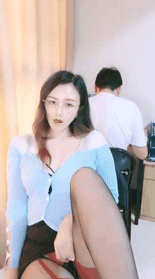 直播户外勾引啪啪《余君赴山海-回眸君犹在》超骚御姐办公室跳蛋 户外车上跳蛋，漏水《58V-46G》