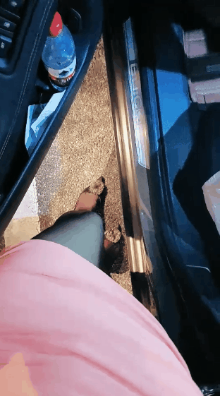 直播户外勾引啪啪《余君赴山海-回眸君犹在》超骚御姐办公室跳蛋 户外车上跳蛋，漏水《58V-46G》