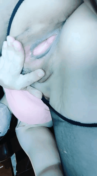 直播户外勾引啪啪《余君赴山海-回眸君犹在》超骚御姐办公室跳蛋 户外车上跳蛋，漏水《58V-46G》