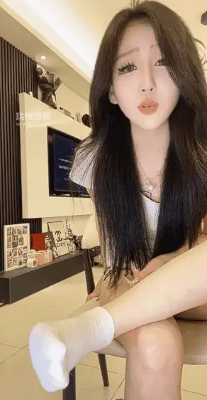 玩物《知妤》学妹白袜香水6.15号作品 [1v-536m]