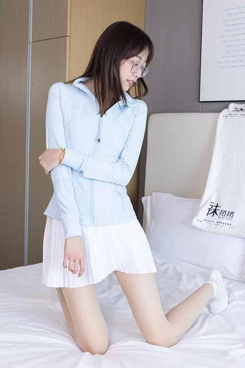 袜啵啵-稚予-超短裙白棉袜、肉丝[150P1V-1.7G百度网盘] [150p1v-1.7GB]