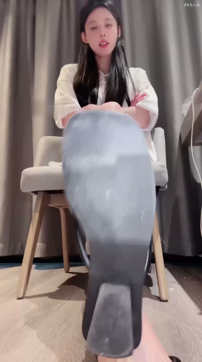 狸狸 - 进来撸 裸足 鞋底 口水 [1V-1.64GB]