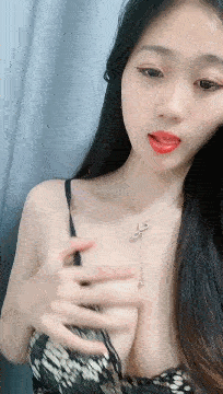 国产自拍超级骚的小少妇露脸跟大哥激情啪啪，颜值很高带舌钉，口交大鸡巴 [2V ] [BT]