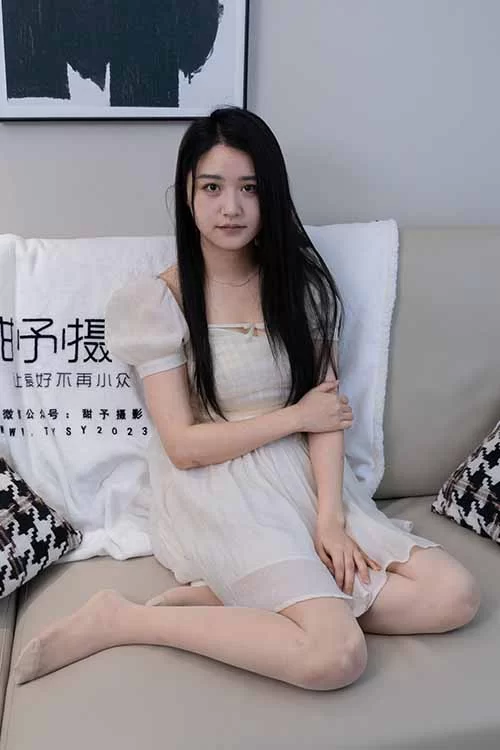 甜予摄影-澜澜-可爱短裙白棉袜薄肉丝 [140P1V-1.8G百度网盘] [140p1v-1.8GB]