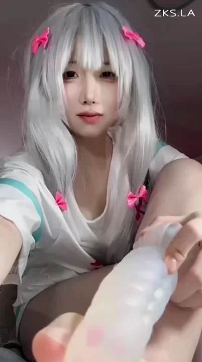 幼斯酱葱 - 红绿灯 COS和泉纱雾 白毛小萝莉榨精 寸止 [1V-1.14GB]