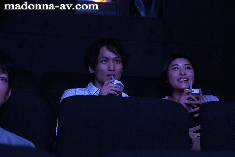 ROE-338 こんなおばさんとでも手をつないで歩いてくれますか？～息子の親友と関係を持った母～ 赤井美希[2V 2439 MB] [BT]