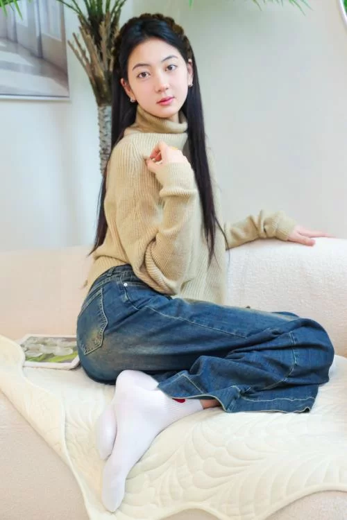 绮梦摄影-小宇-牛仔裤白棉袜裸足美腿 [349p1v-2.7GB]