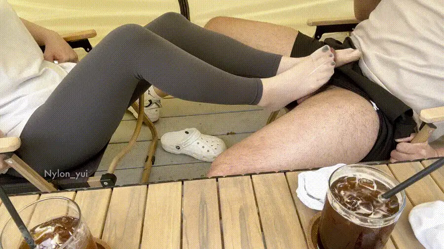丝袜姐《nylon_yui》第一足交榨精 丝袜套鸡巴上摩擦去重合集 [107v-54GB]