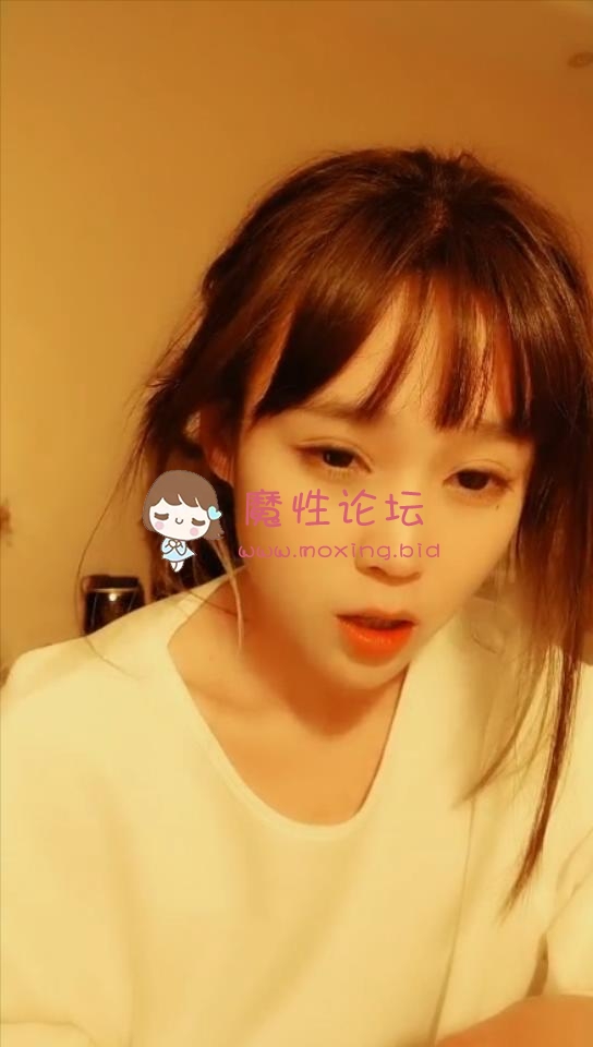 直播顶级清纯卡哇伊萌妹KIKI回归小秀[1V 375M][百度网盘]