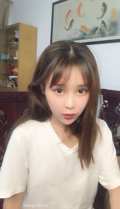 国产《kiki爱爸爸》人鱼线女神，尺度突破！全脸全裸自慰！