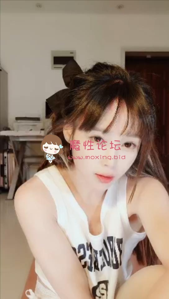 直播清纯美少女KIKI，腹肌马甲线，活力十足[1V 793M 百度盘]