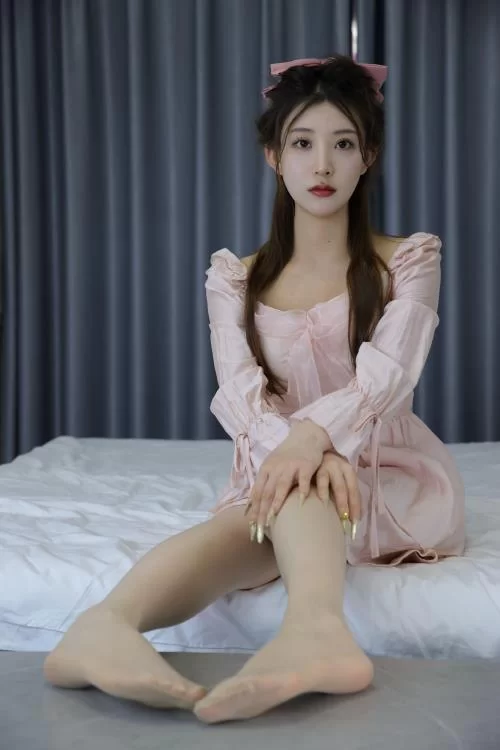 绮梦摄影-婷婷-可爱连衣裙肉丝美腿[330P1V-2.2G百度网盘] [330P1V-2.2GB]