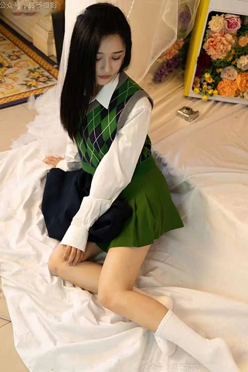 甜予摄影-澜澜-包臀裙白棉袜、裸足[116P1V-2.1G 百度网盘] [116p1v-2.1g]