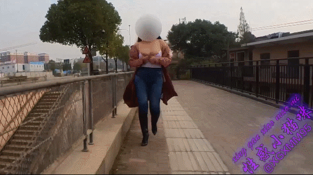 国产全网最大胆！主打一个刺激的丰满少妇《性感小猫咪》户外 给环卫大爷送温暖 大爷哪受得了啊 秒射，便利店 饭馆等，非常大胆露出合集《190V47G》