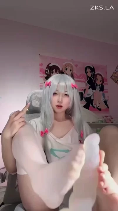 幼斯酱葱 - 红绿灯 COS和泉纱雾 白毛小萝莉榨精 寸止 [1V-1.14GB]