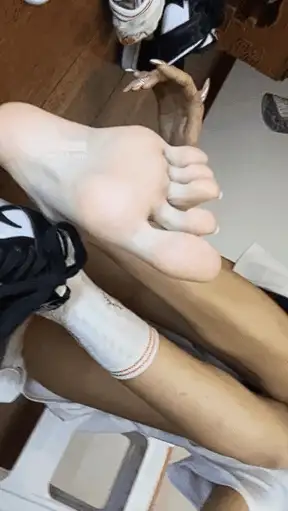 玩物《第一视角》《织羊》运动鞋里的香味 6.23号 [2v-535m]