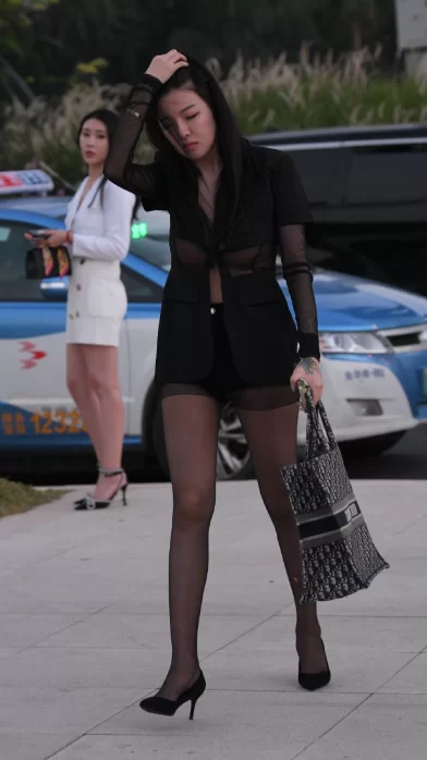 《街拍摄影》黑丝高跟鞋美女 [102P-2.46GB]