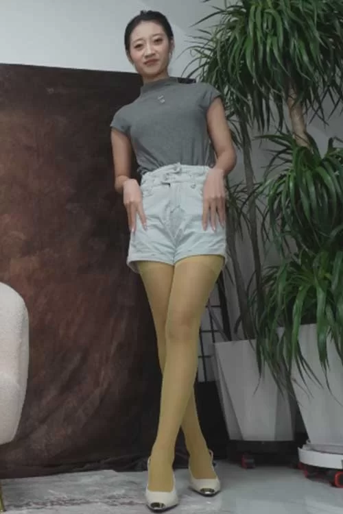 果果guoguo-热裤展示了她性感的38码丝脚[1V-1.2G百度网盘] [1V-1.2GB]