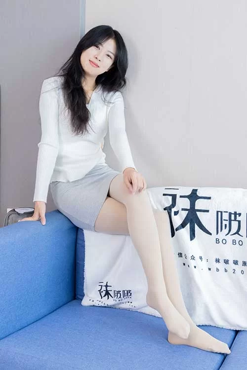 袜啵啵-奶油-包臀裙板鞋厚肉丝、黑丝美腿 [145p1v-1.6GB]