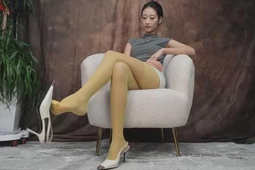 果果guoguo-热裤展示了她性感的38码丝脚[1V-1.2G百度网盘] [1V-1.2GB]