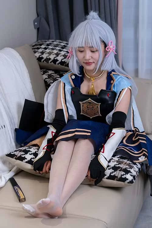 甜予摄影-澜澜-cos服人字拖白丝、挠脚心剧情 [134p1v-1.8g]