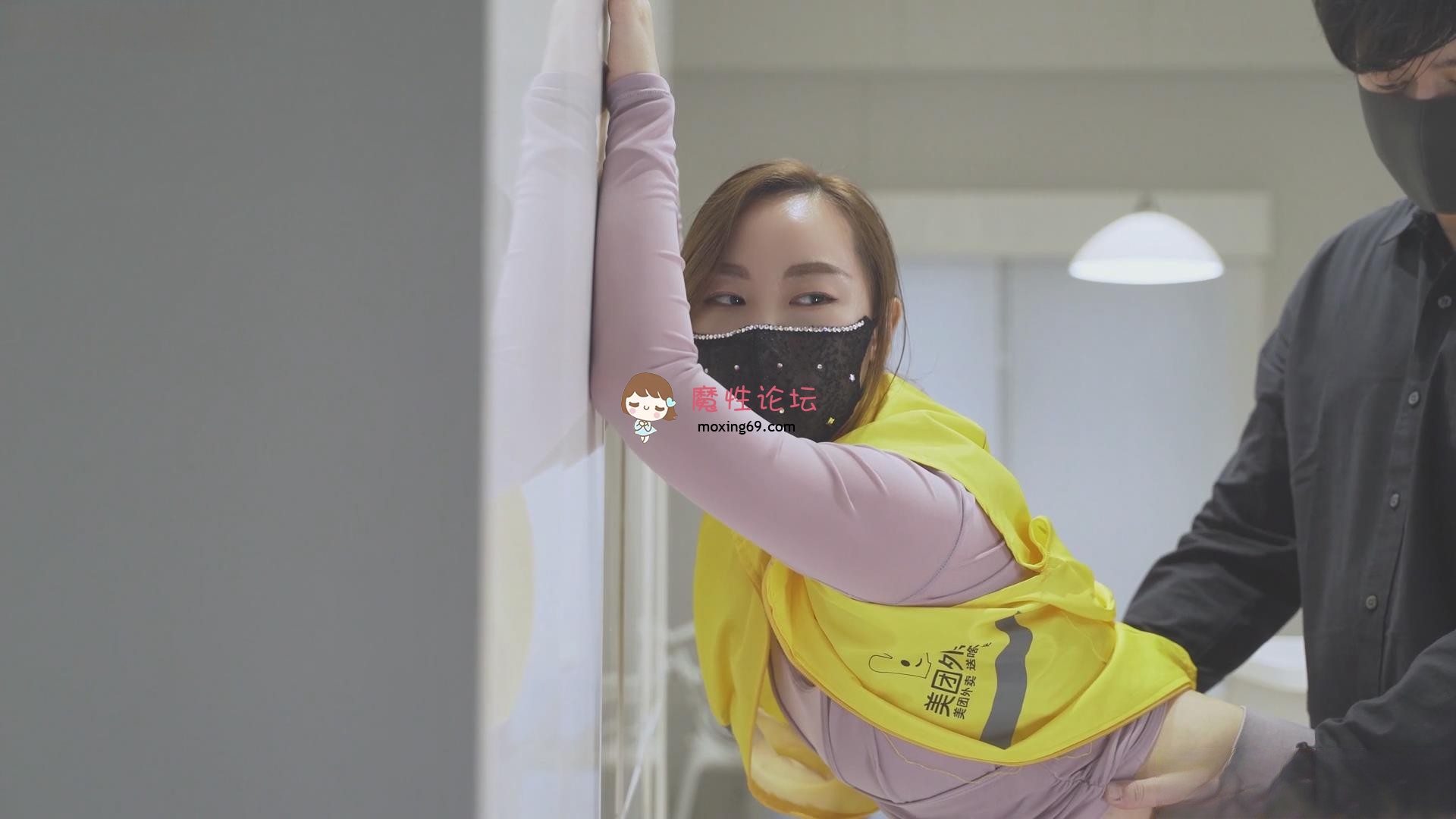 国产自拍尤物女神剧情演绎穿瑜伽裤送外卖被顾客强迫口交 无套插入暴力抽插内射一点也无法反抗《1V-845M-BT种子》