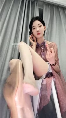 玩物《第一视角》《千千》破洞丝袜裸足炸 250710 [2v-171m]