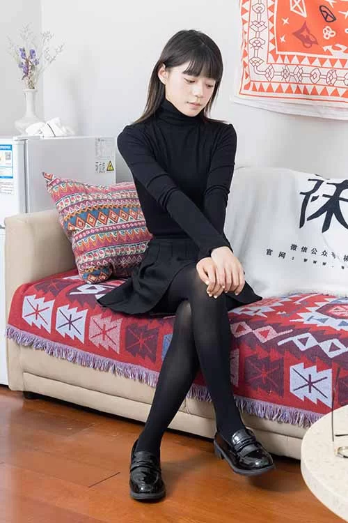 袜啵啵-糯米-超短裙皮鞋、厚黑丝[140P+1V 1.8G百度网盘] [140p1v-1.8GB]