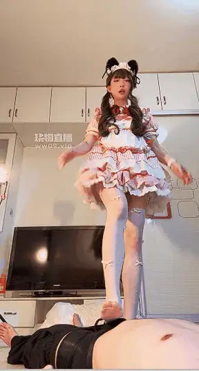 玩物《佳佳》7.12洛丽塔S-白丝诱惑废物奴 [1v-671m]