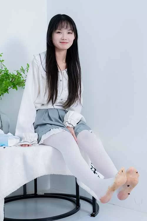 袜啵啵-甜甜圈-高跟凉鞋、厚白丝裸足[150P-1V-1.8G百度网盘] [150p1v-1.8GB]