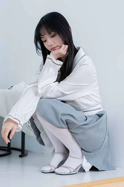 袜啵啵-甜甜圈-高跟凉鞋、厚白丝裸足[150P-1V-1.8G百度网盘] [150p1v-1.8GB]