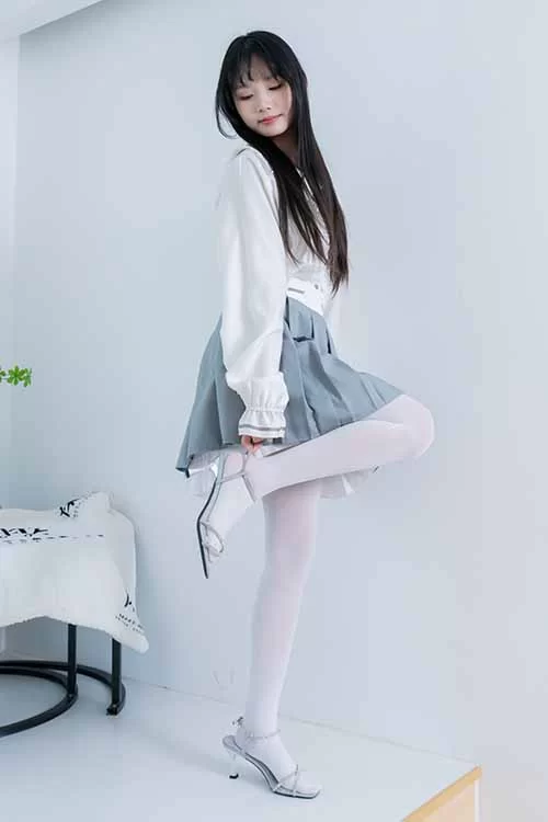 袜啵啵-甜甜圈-高跟凉鞋、厚白丝裸足[150P-1V-1.8G百度网盘] [150p1v-1.8GB]