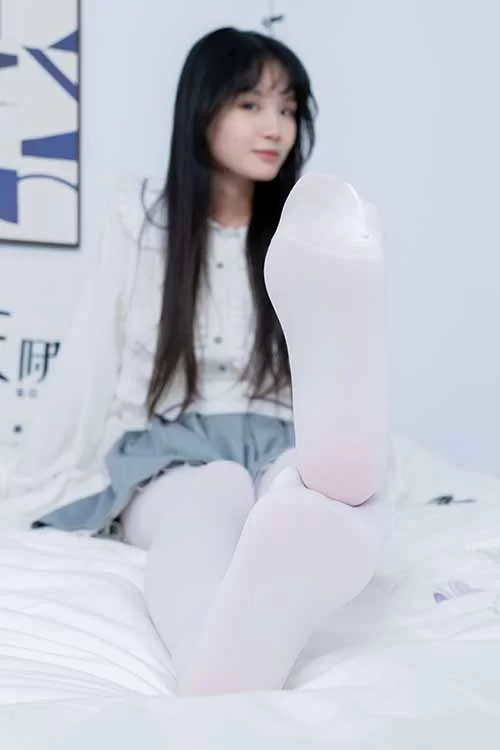 袜啵啵-甜甜圈-高跟凉鞋、厚白丝裸足[150P-1V-1.8G百度网盘] [150p1v-1.8GB]