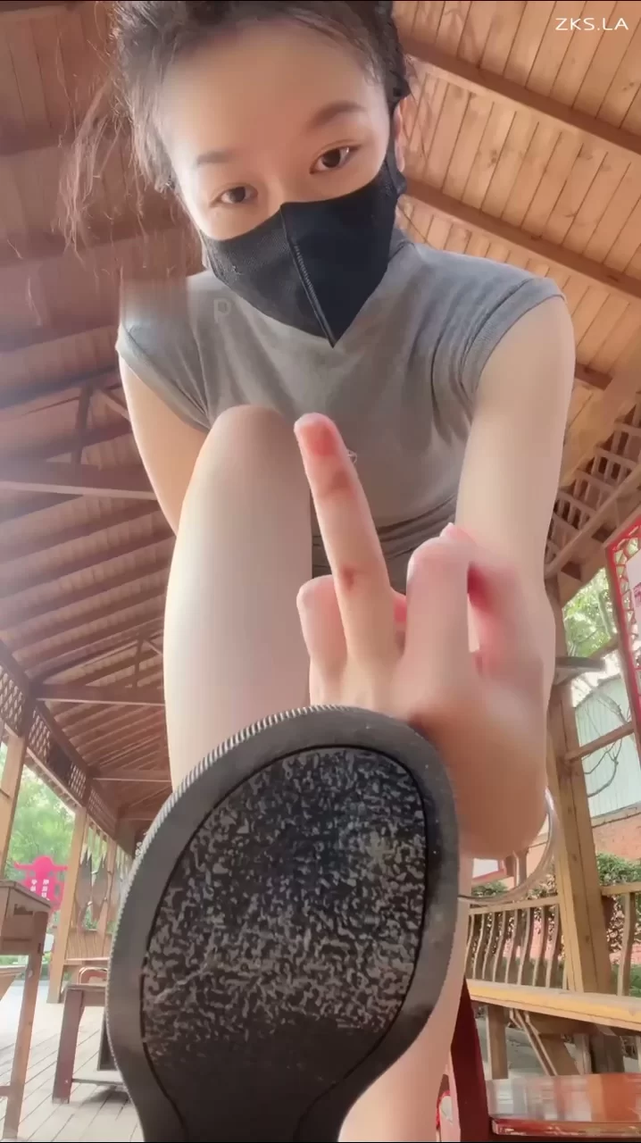 万一 情侣主 调教绿奴 长腿车模 强制吞丝袜 户外刺激调教 [1V-3.07GB]